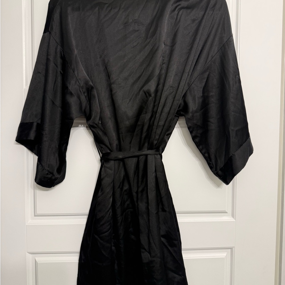 Victoria’s Secret Robe - Picture 4 of 5